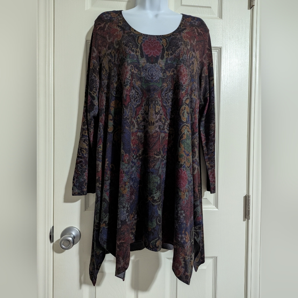 Soft Surroundings Paisley Blast Knit Asymmetrical Hem Scoop Neck Tunic